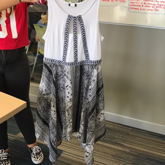 Black and White Dress - Picture 2 of 2